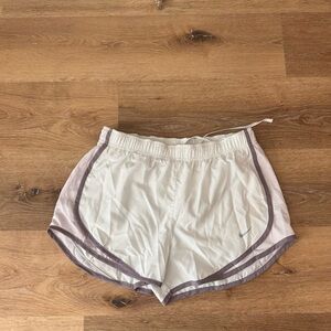 Women’s Medium Nike Tempo Shorts